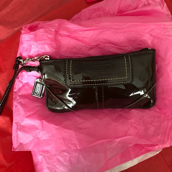 🌷♥️❤️👜🌸🌹🔥coach brown patent leather wristlet - Picture 2 of 7
